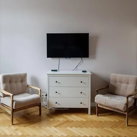 Starowiejska 37 Apartment *